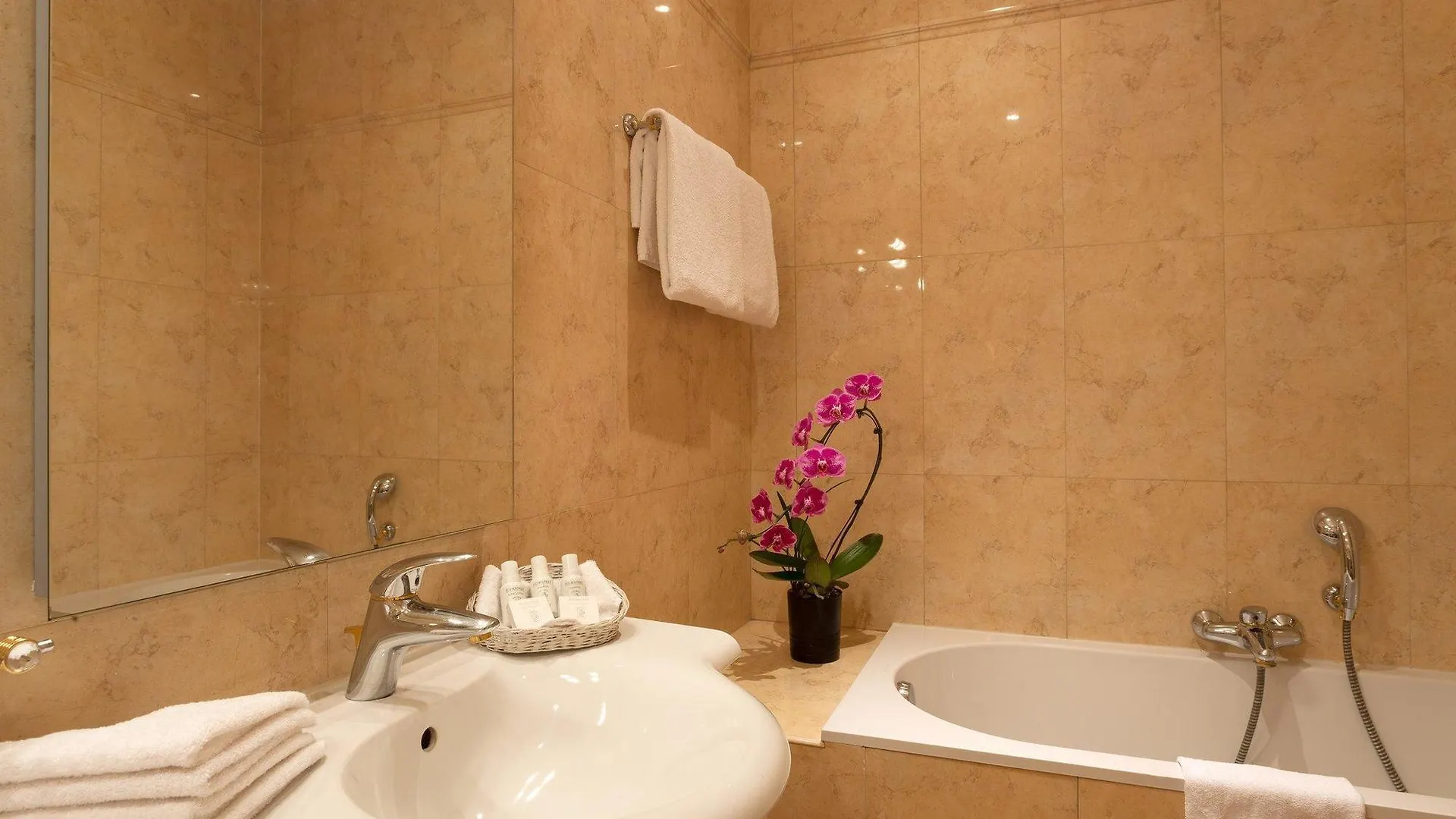 Amarante Beau Manoir Hotel
